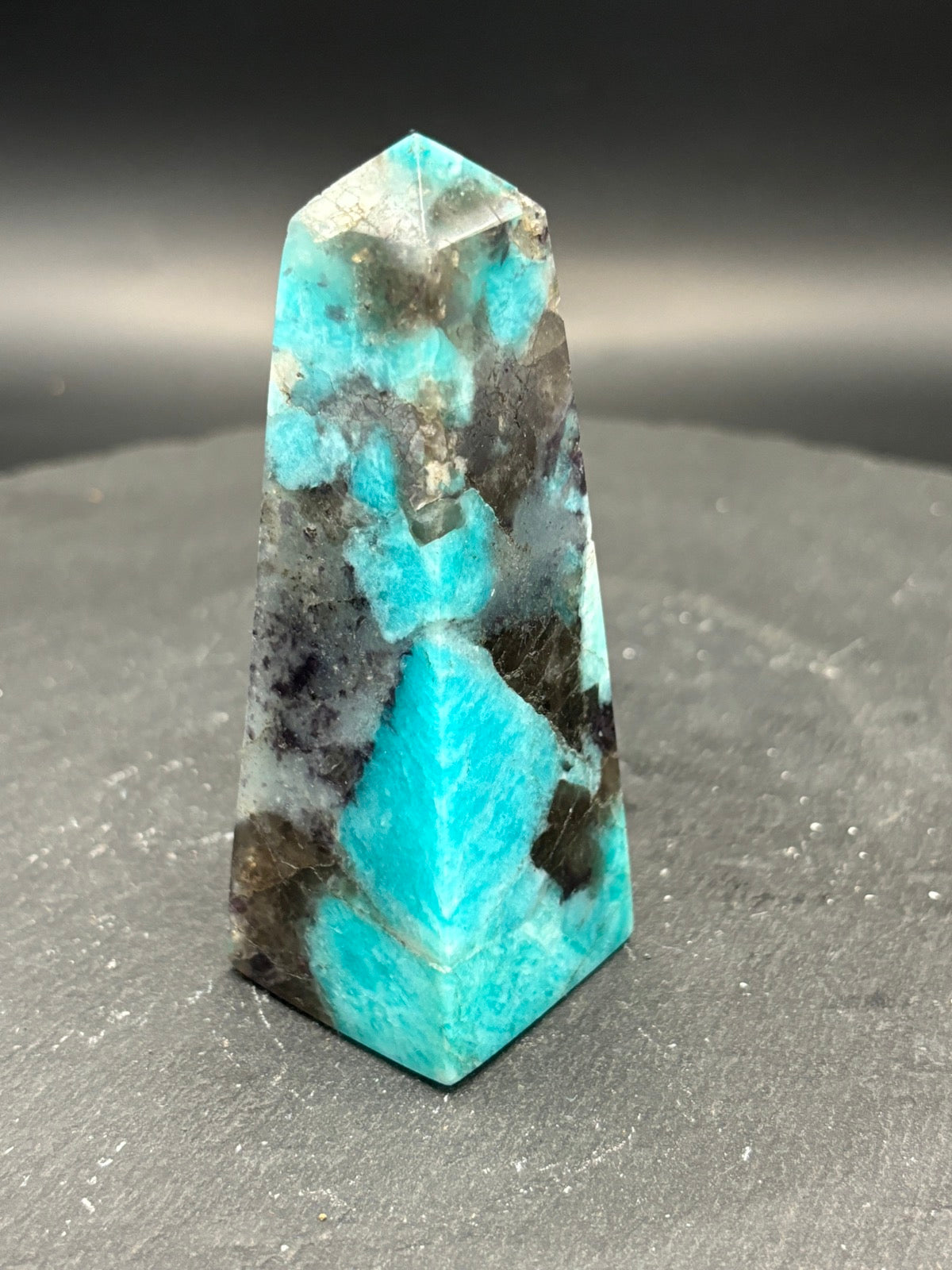 Obélisque amazonite 9,8 cm 196 grammes