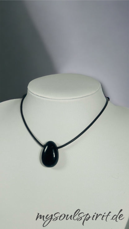 Tourmaline / Schorl Drop Shape avec bracelet en cuir