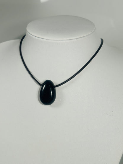 Tourmaline / Schorl Drop Shape avec bracelet en cuir