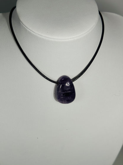 Pendentif goutte AMETHYSTE forme plate avec lanière cuir