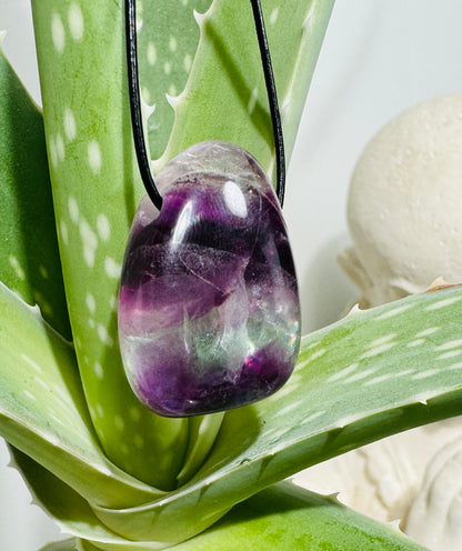 Pendentif FLUORITE avec bracelet cuir