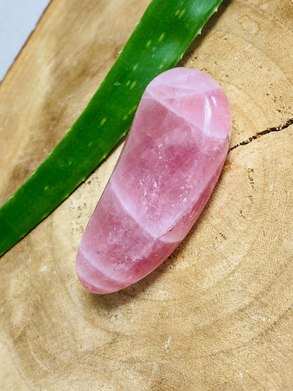 Pierre de massage en quartz rose